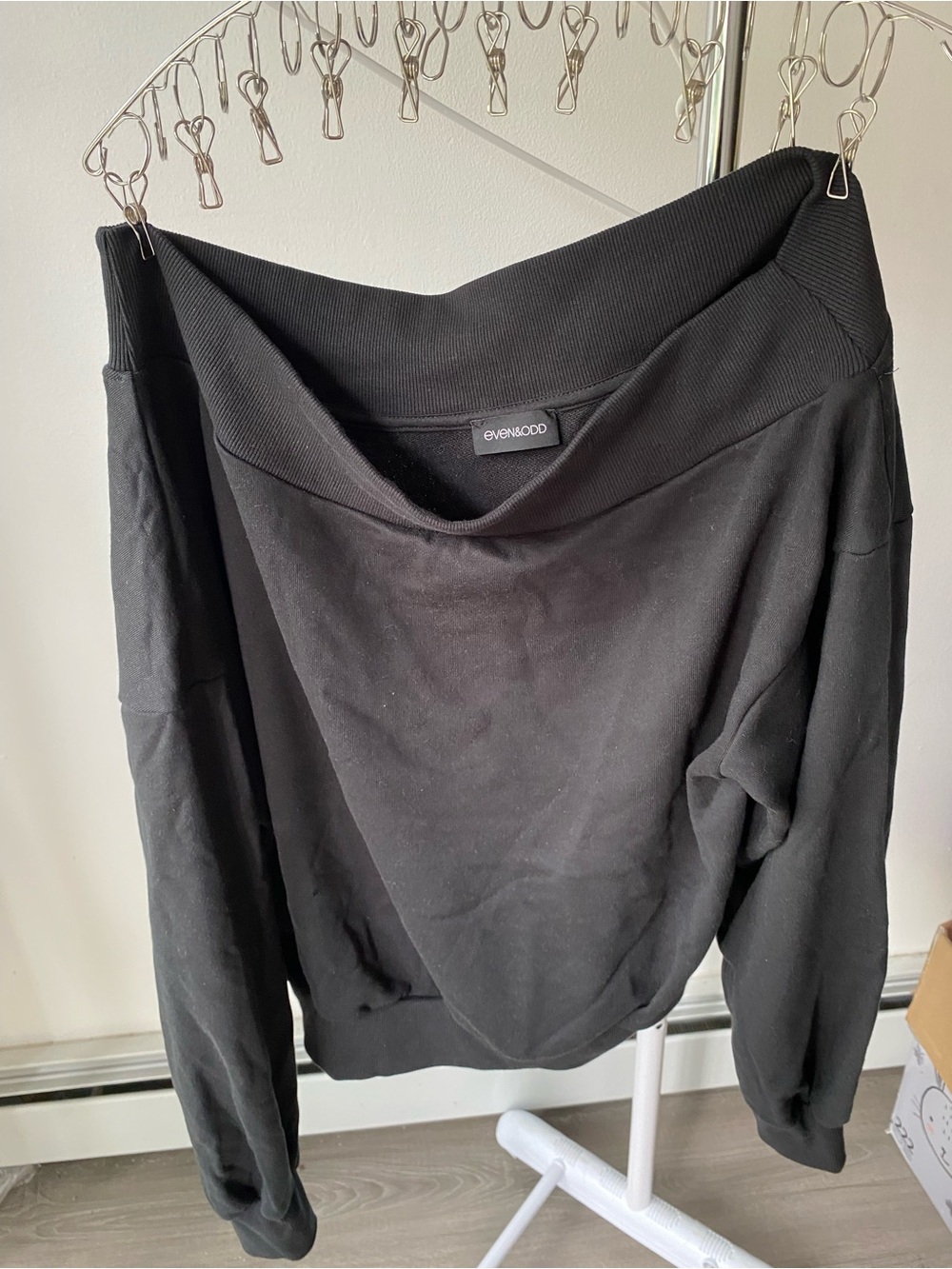 Black Off-Shoulder Skirt even and odd